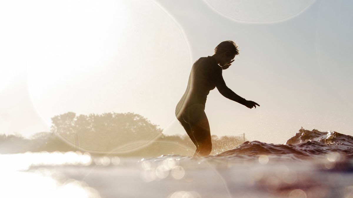 Surfer Kassia Meador Says Avoid Doing These 3 Things When Finishing a Wave - Vimarsana News