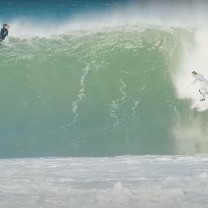 Coxos surfing