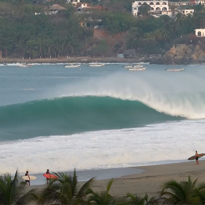 Puerto escondido surfing