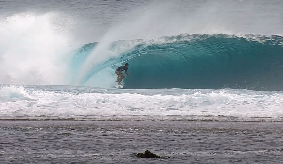 All the Highlights From Day Two at the Shiseido Tahiti Pro - Vimarsana News