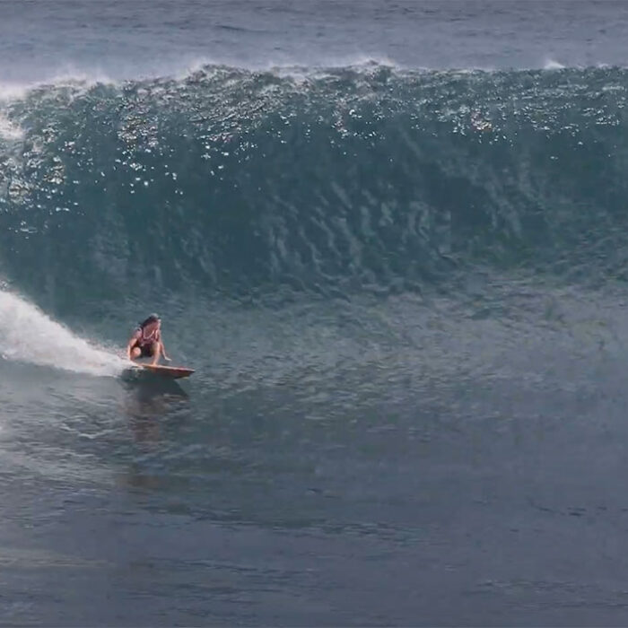 single fin surfing at Uluwatu