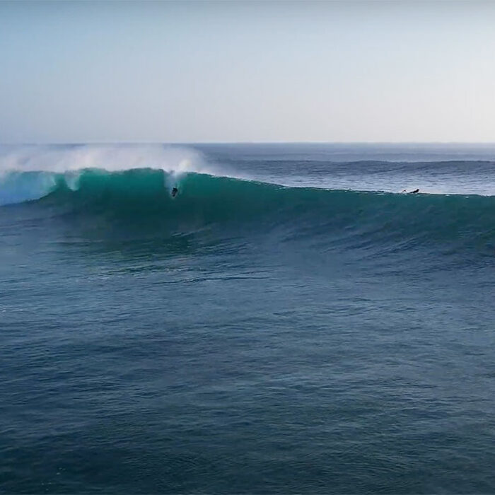 Uluwatu surfing