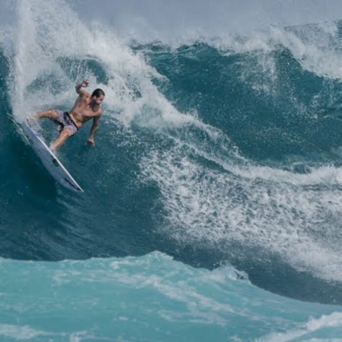 Haleiwa surfing