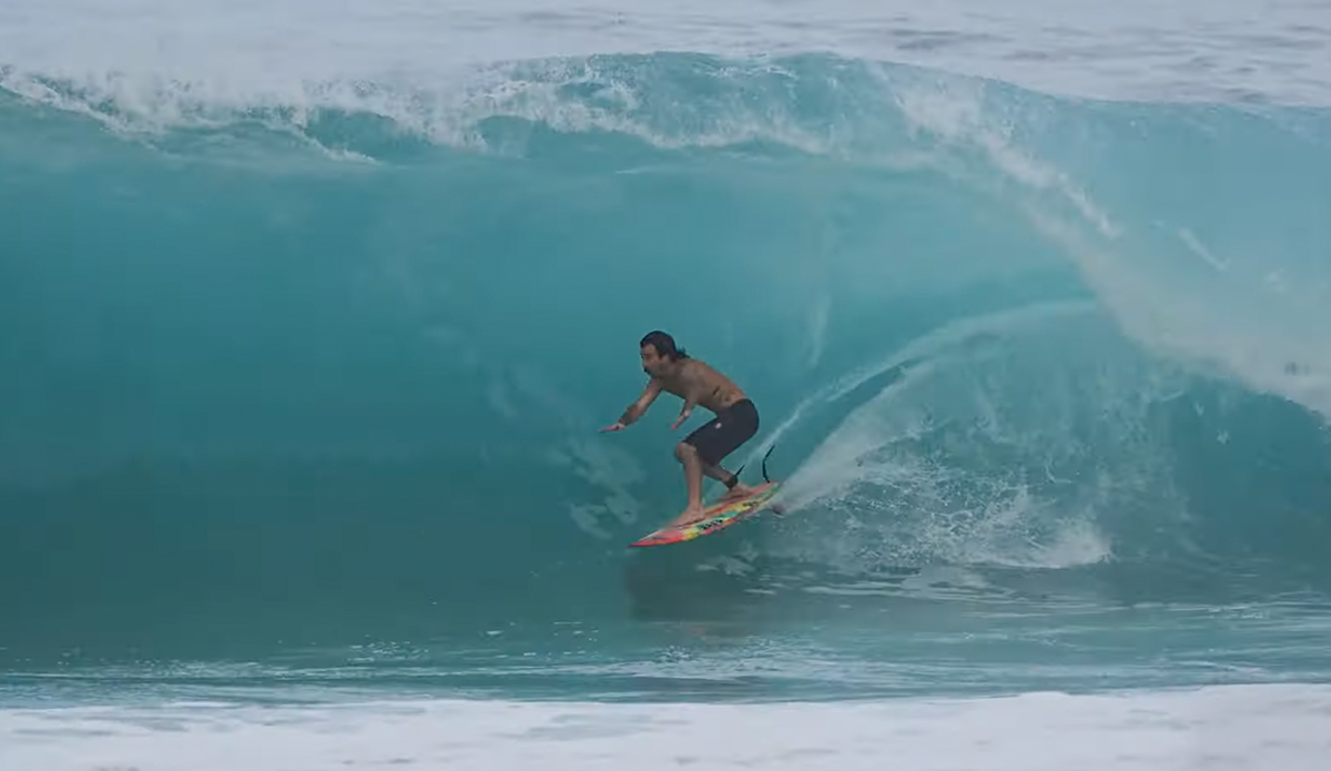 Watch Coco and Mason Ho Surf a Sand-Packed Pipeline - Vimarsana News