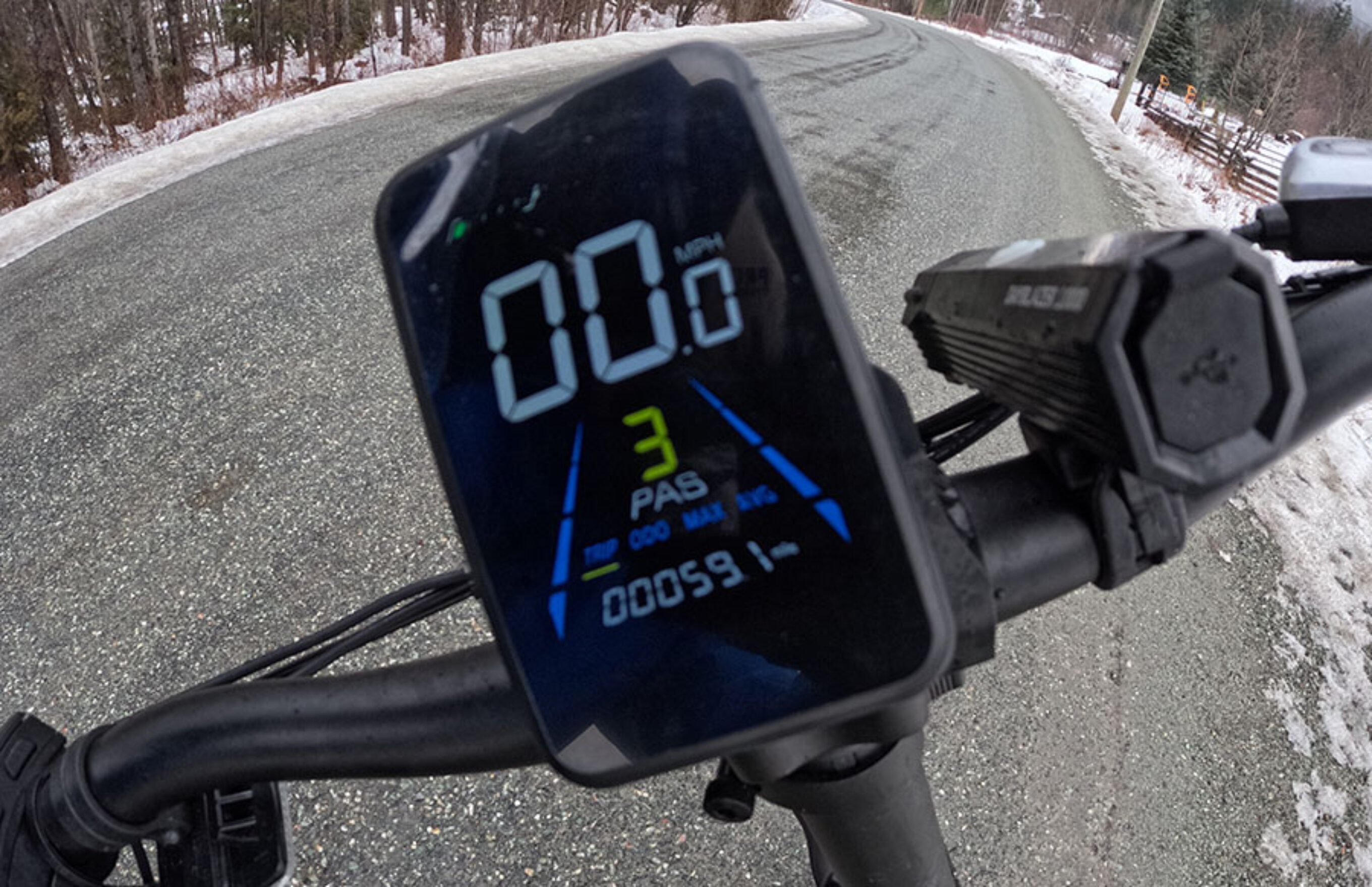the display of the oriamo scrambler 100 fat tire electric bike