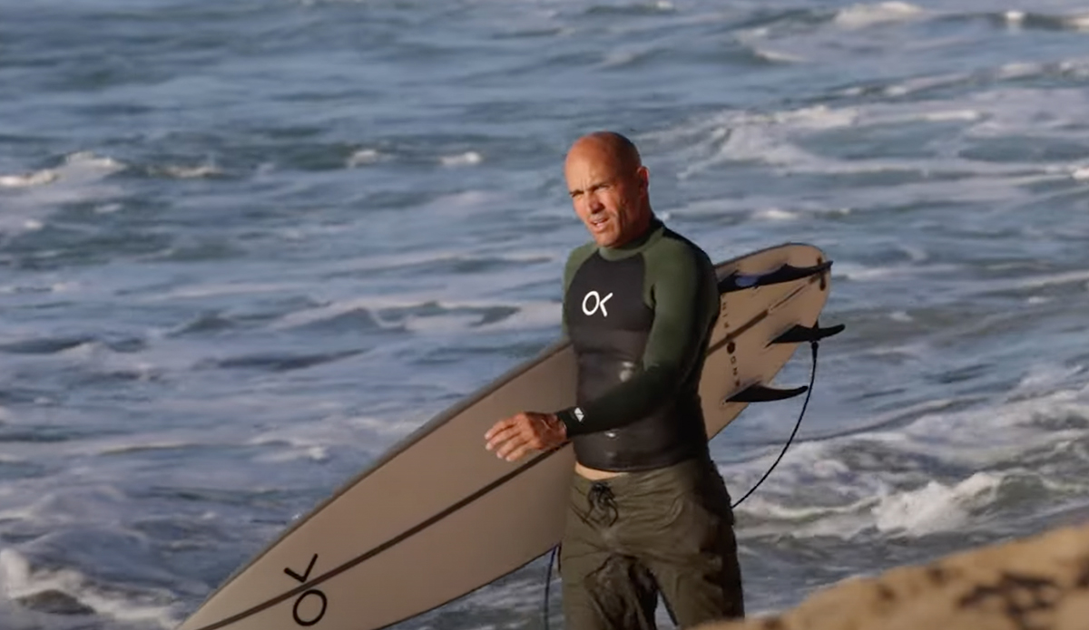 Kelly Slater Tests Out Newly Repaired Hip at Pipeline - Vimarsana News