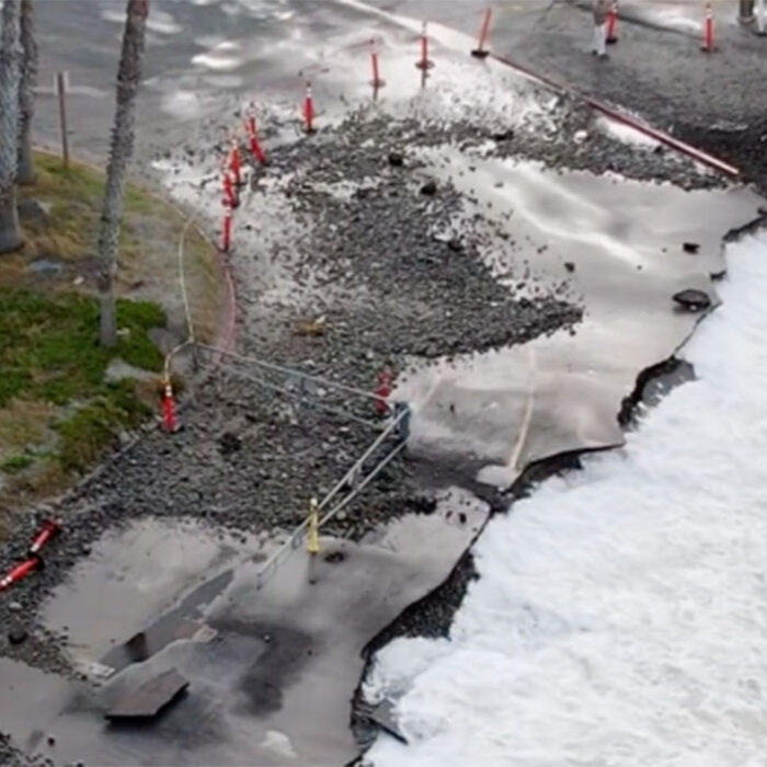 Cardiff Reef parking lot