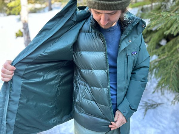 removing the inner liner of the Patagonia Tres 3 in 1 Parka