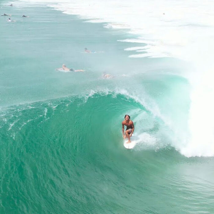 Lungi Slabb surfing Superbank