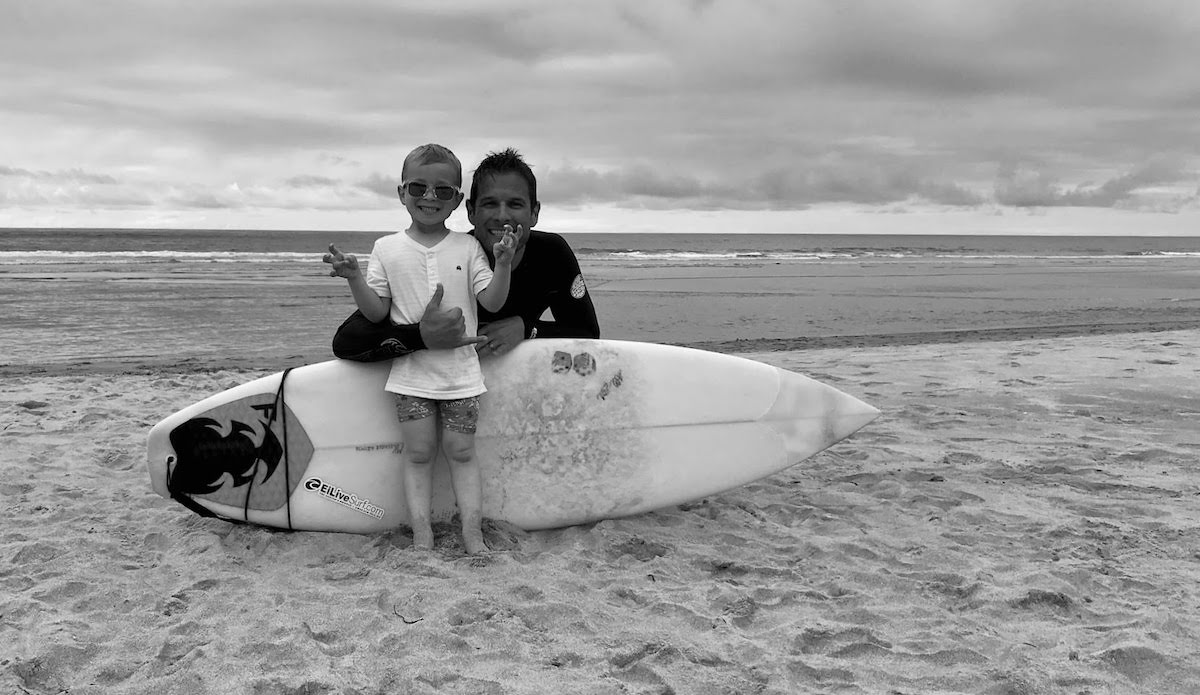 Mallos and his kiddo enjoy some beach time