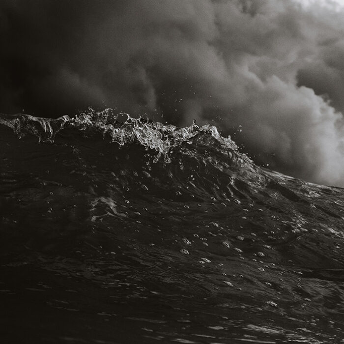 Rogue waves are unpredictable and posea danger to ships and offshore infrastructure. Photo: Matt Hardy // Unsplash