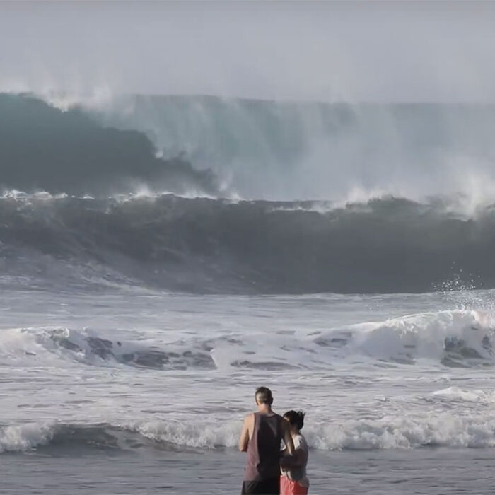 Keramas surfing