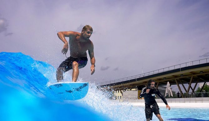 Mick Fanning in Munich wave pool