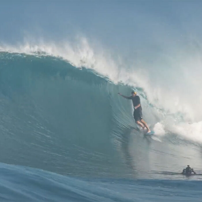 Jamie O'Brien surfing Backdoor Pipeline