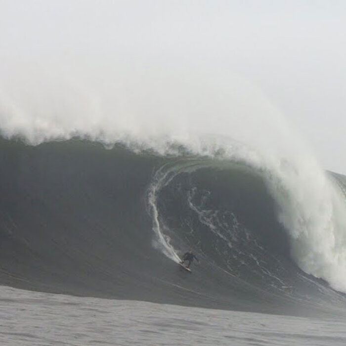 Maverick's surfing