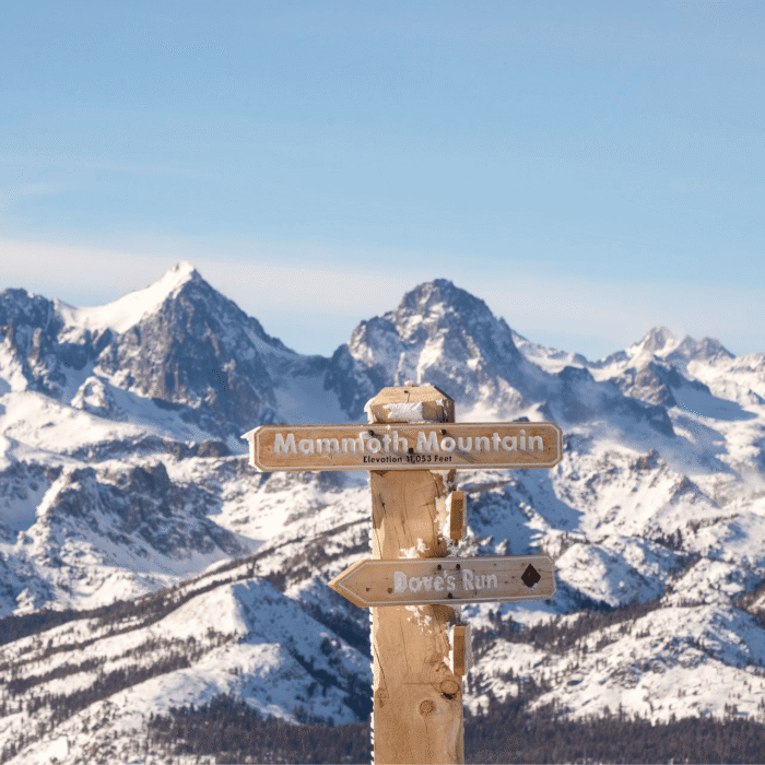Mammoth Mountain sign in Mammoth Lakes