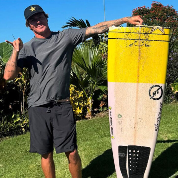Kelly Slater wins Albee Layer surfboard