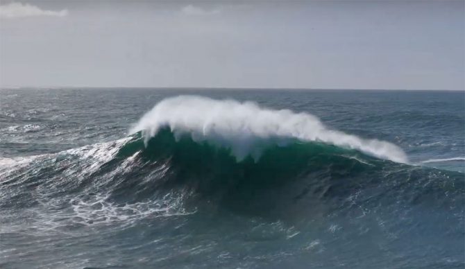 Nazaré big wave surfing