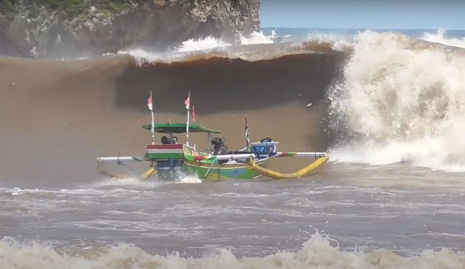 boat getting swamped