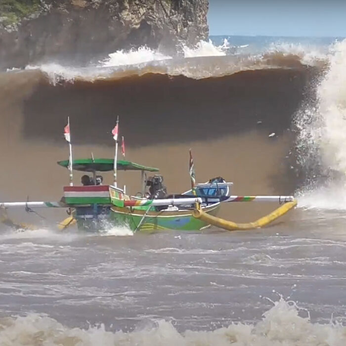 boat getting swamped