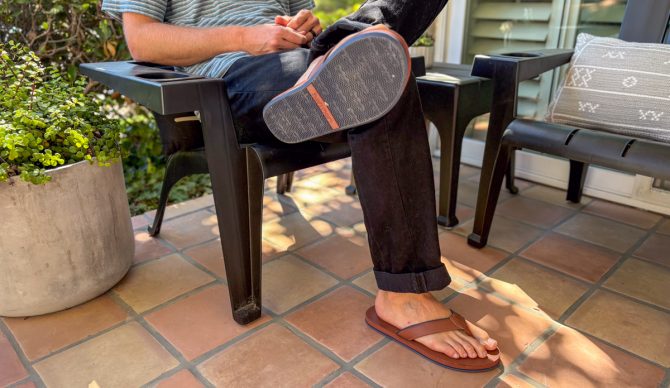 Hari Mari Clipper flip flops on porch