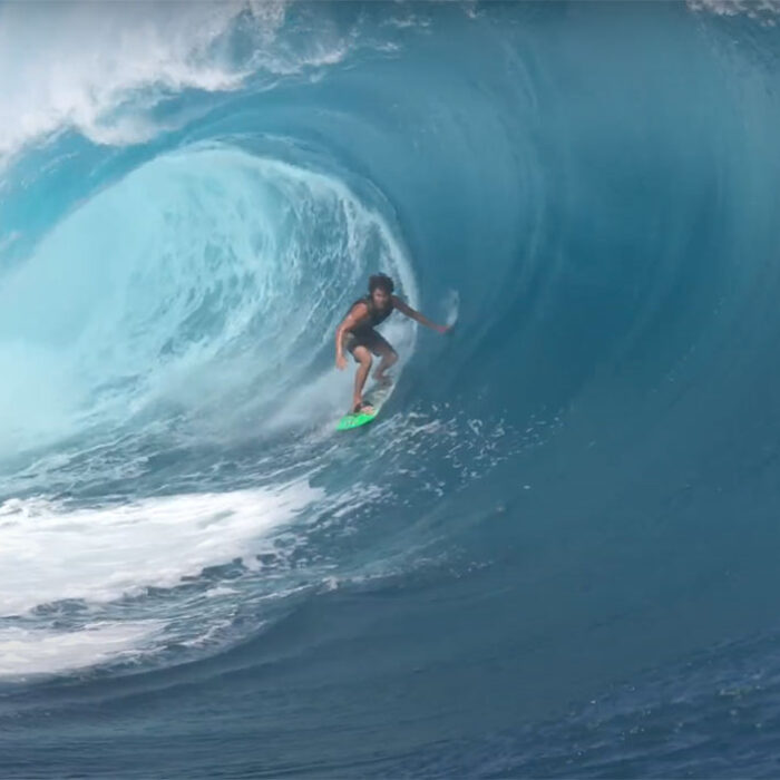 Teahupo'o surfing
