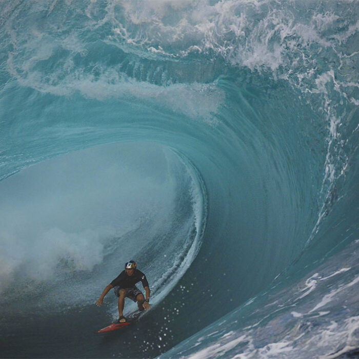 Teahupo'o surfing