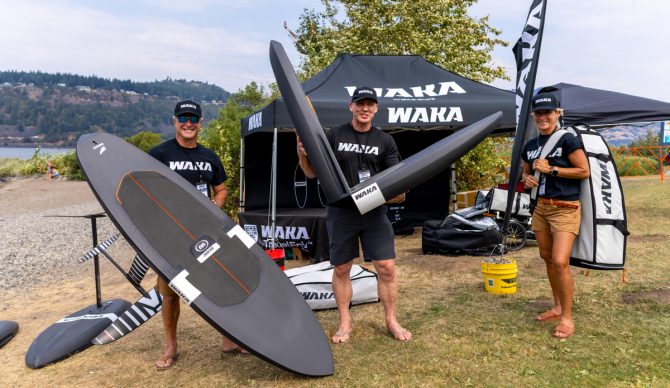 Waka folding foil board