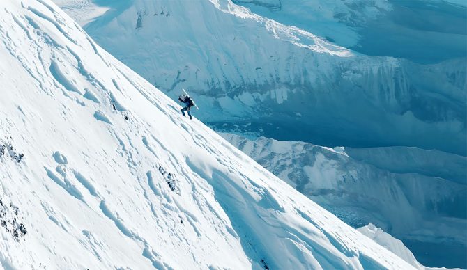 Andrzej Bargiel hiking Everest