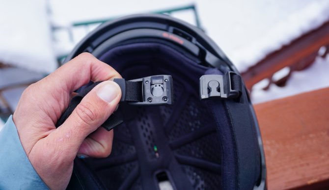 Fidlock magnetic buckle on the Smith method pro snowboard helmet