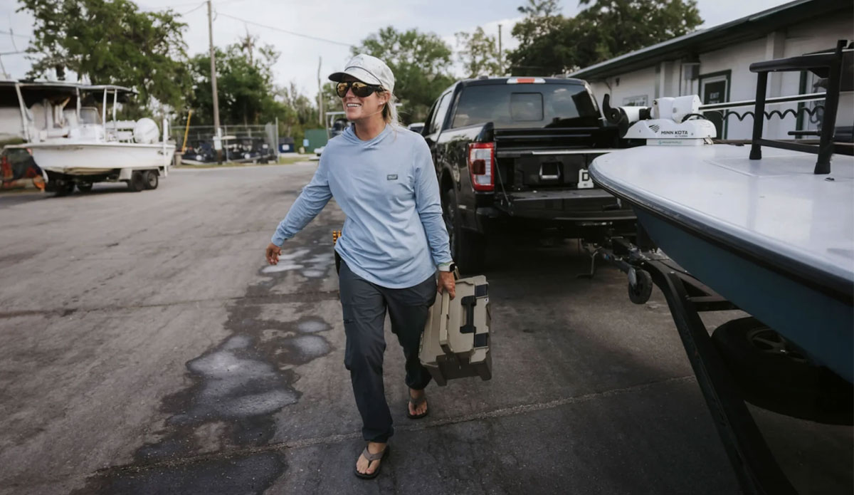 Lacey Kelly hauling ou her DECKED gea cases