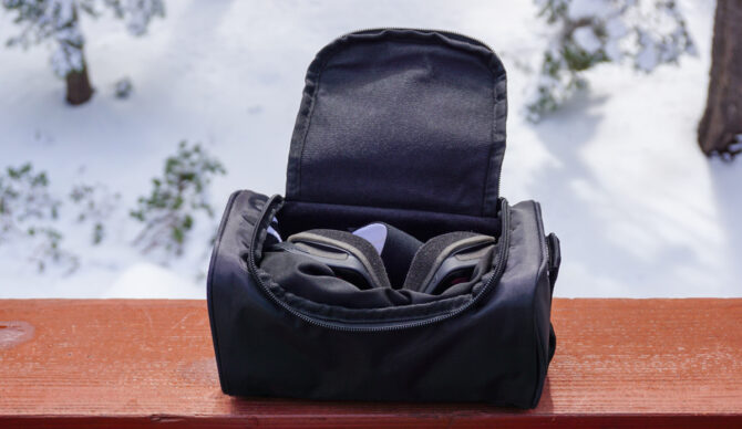 Oakley ski goggle case
