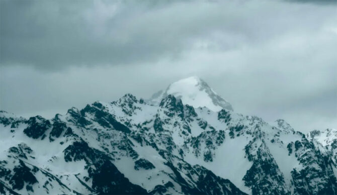 climbers dead after fall from New Zealand's Mount Cook