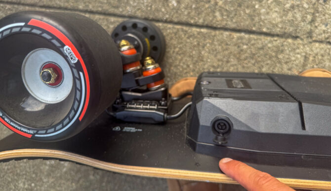 Meepo Flow charging Port