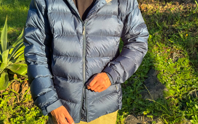 double front zipper on the Rab Neutrino Pro