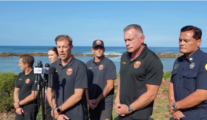 Honolulu Fire Department warning tourists about the power of the ocean