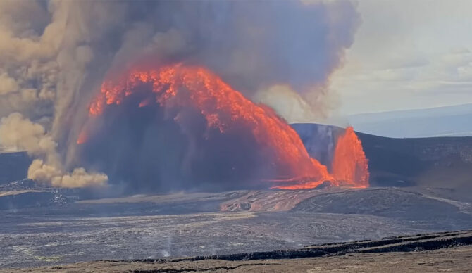 Kīlauea Volcano erupting on Hawaii Big Island
