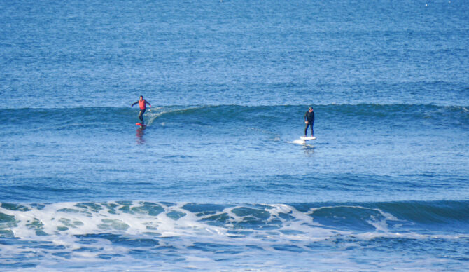 Bowen riding the Foil Drive Fusion and Armstrong Integrated Mast at Ocean Beach, San Francisco