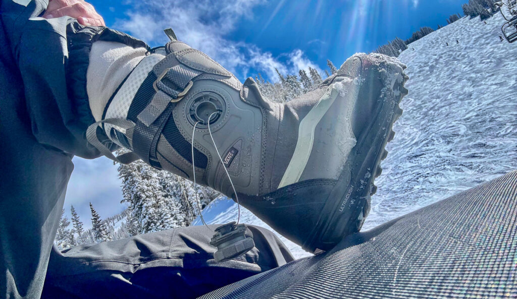 showing broken BOA on women's snowboard boot