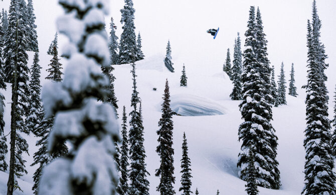 Zoi Sadowski-Synnott and Nils Mindnich Are 2026 Natural Selection Champions