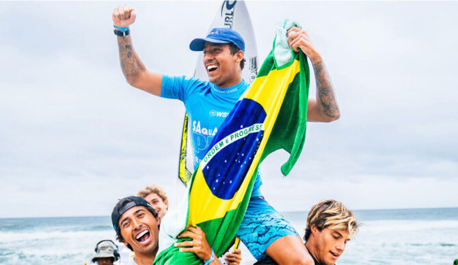 Samuel Pupo celebrating a surfing win