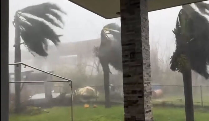 Super Typhoon Sinlaku makes landfall