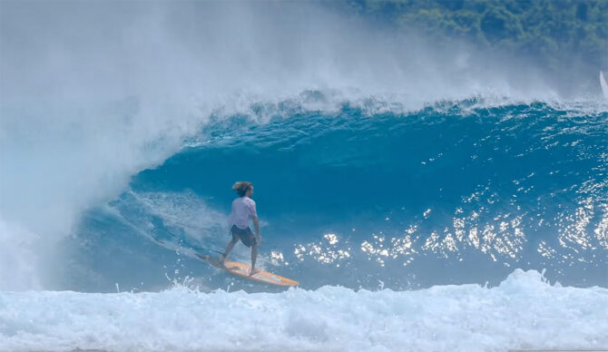 Hideaways surfing with William Aliotti