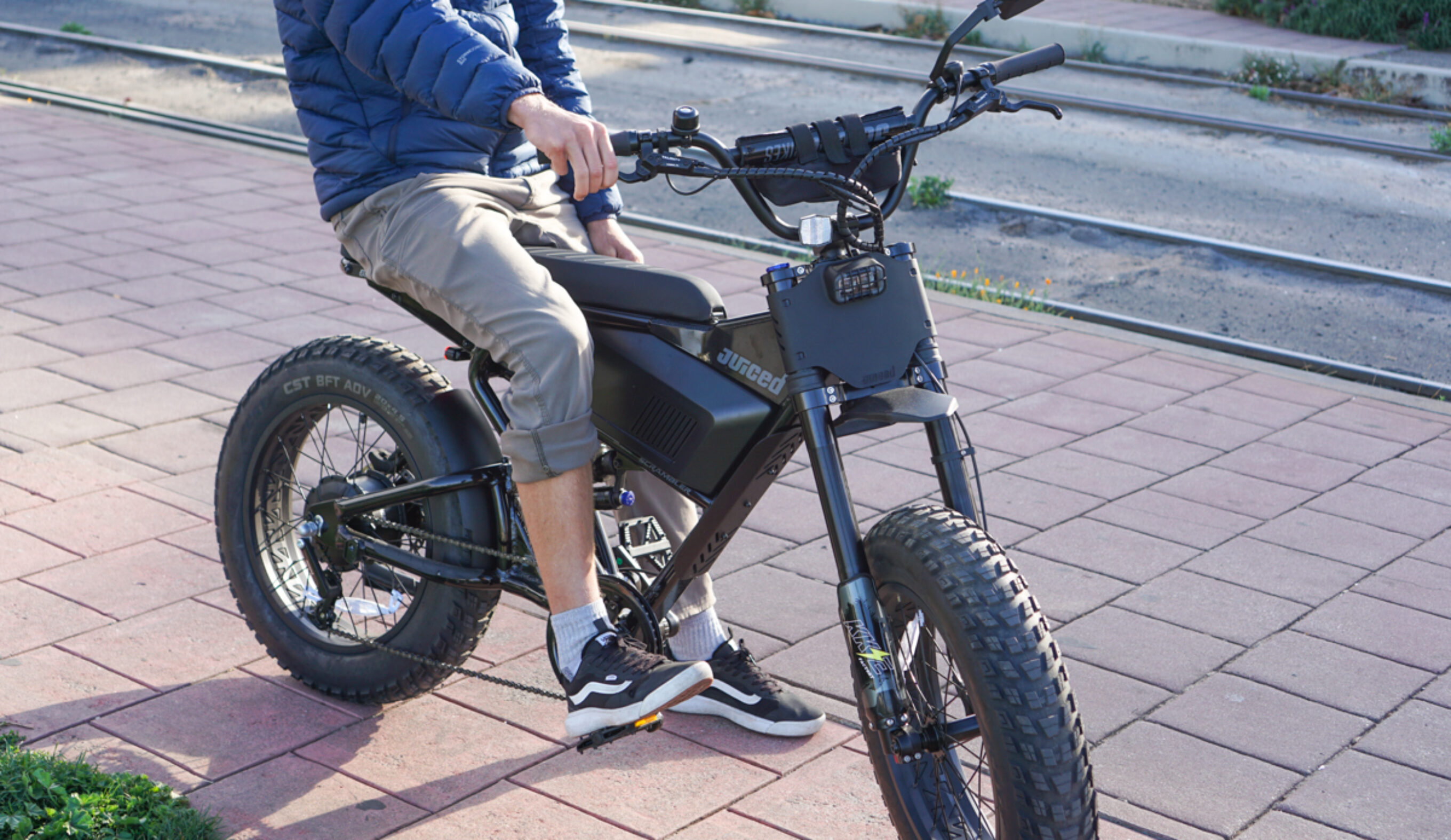 front view of juiced scrambler ebike