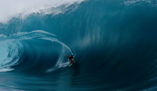 Matahi Drollet surfing Teahupo'o