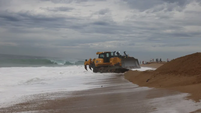 City crews reinforced protective sand berms along the shoreline. Photo: City of Newport Beach // Facebook