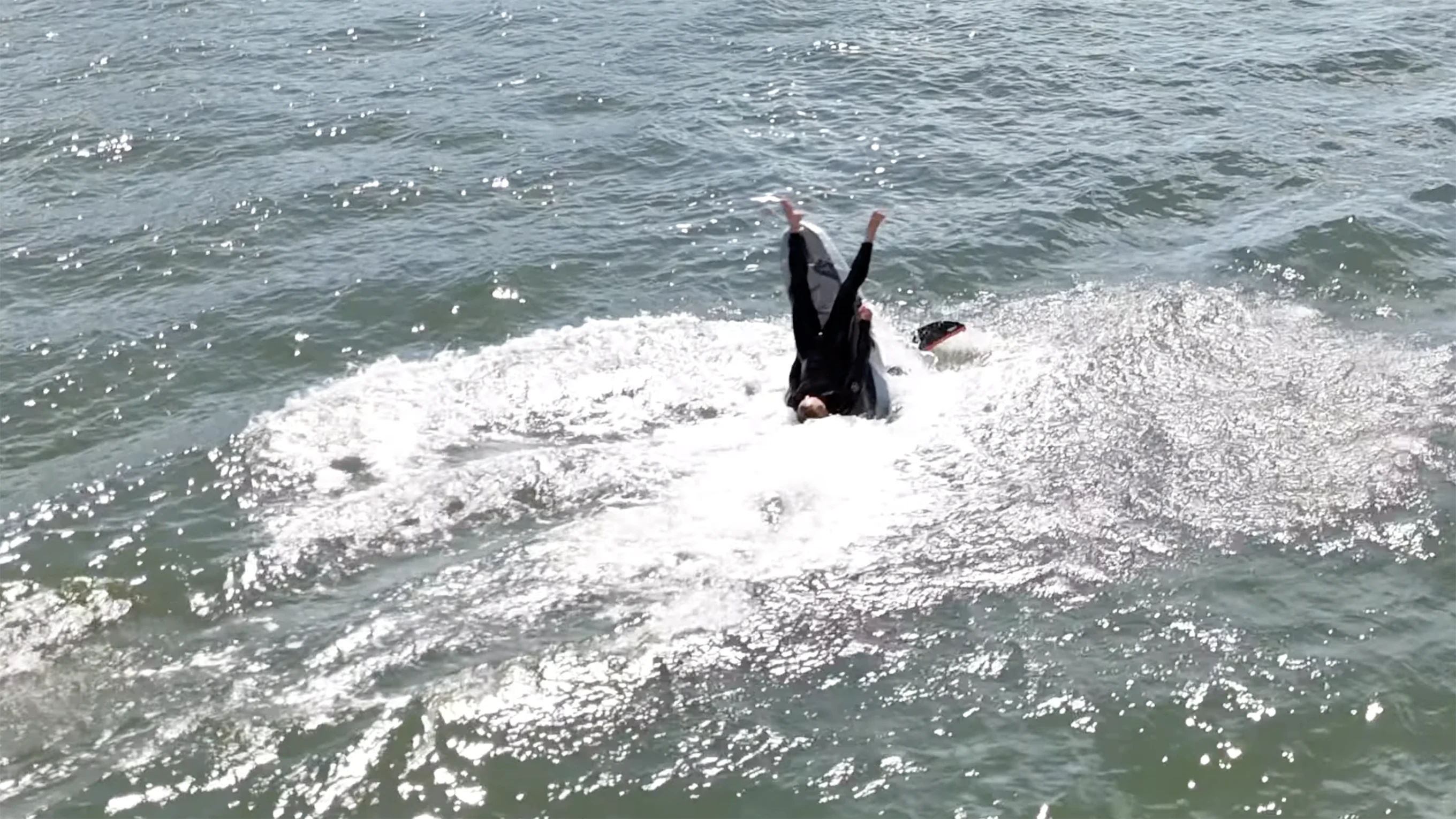 Ben Gravy tried his hand at e-foiling, and it went about as well as you'd expect.