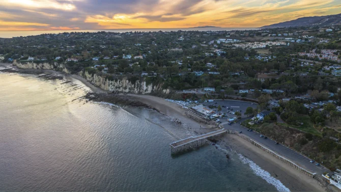 Shark attack site at Paradise Cove, Malibu