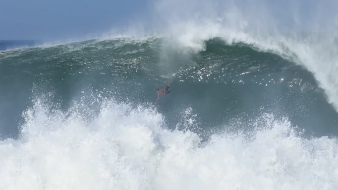 Isaac Cruz wipeouts from Puerto Escondido